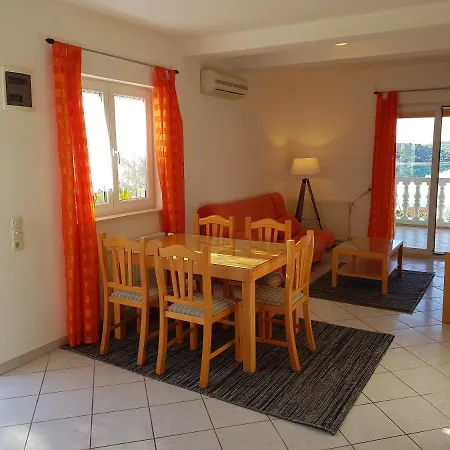 Apartment Dolores Tisno